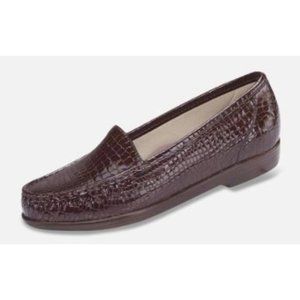 SAS Women's Simplify everyday Slip On Loafer Brown supple leather size 8m pre-ow